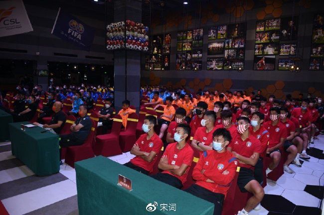 郑州实验中学红色校服完整版